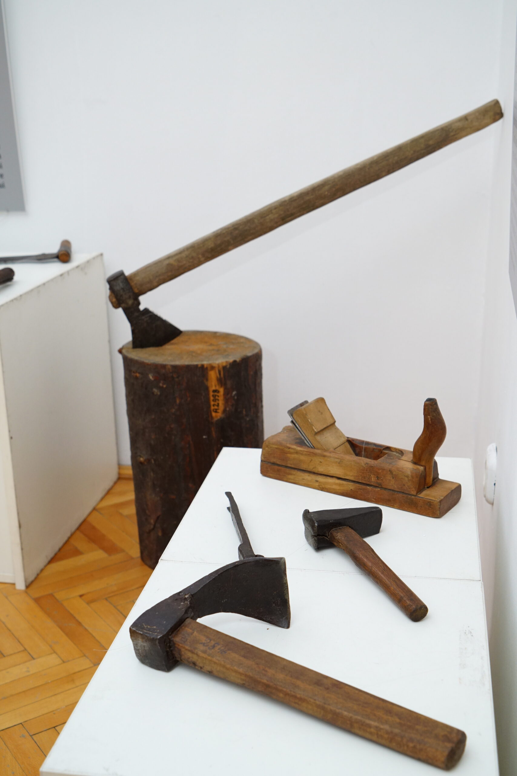 Artefacts in the innovative exhibition: carpentry tools
